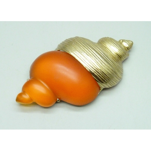 Lot 7045      