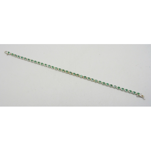 Lot 7047      