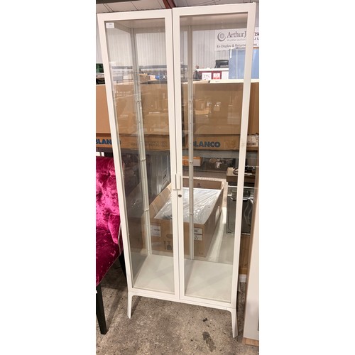 Lot 3046      