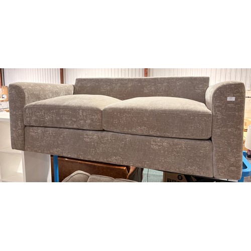 Lot 3105      
