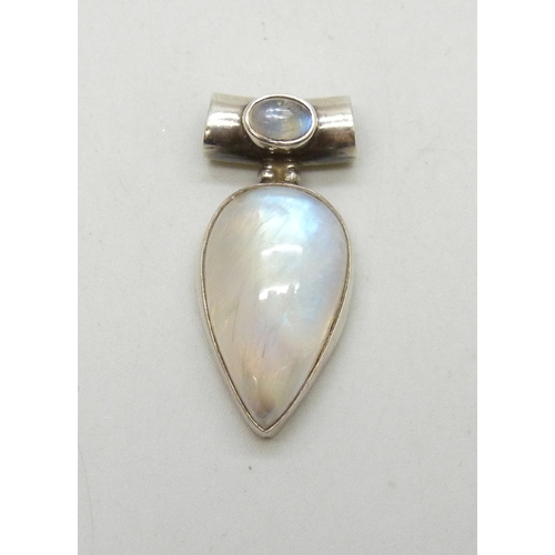 Lot 7025      