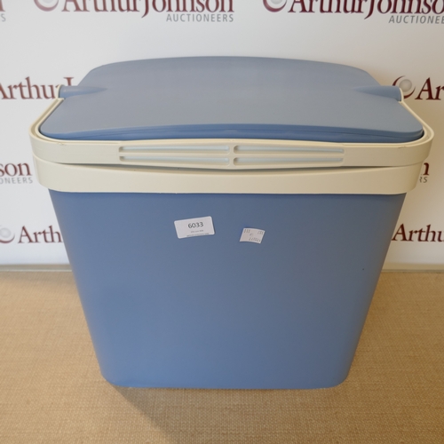 Lot 6033      