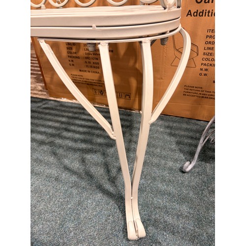 3041 - A grey metal garden bench
