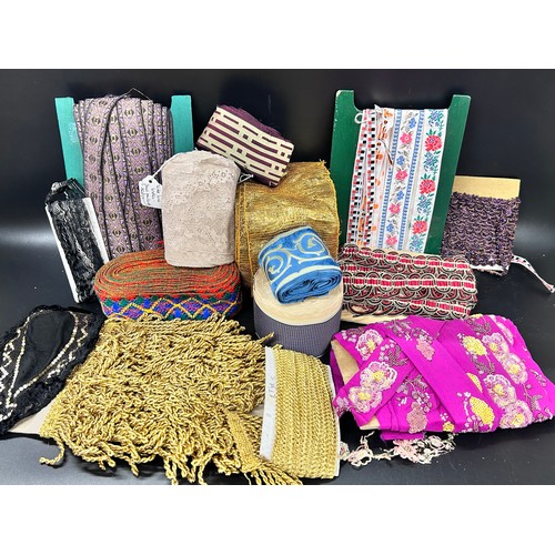 2130 - Two boxes of vintage lace, trims, haberdashery, etc.