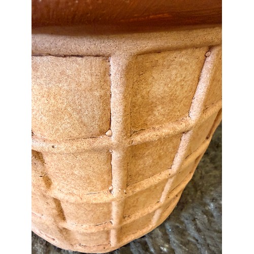 3080D - A stool/table in the form of an ice cream