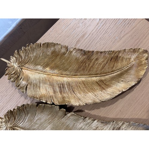 3082B - Three gold painted leaf ornaments