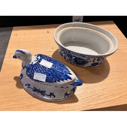 3083C - A blue and white egg holder in the form of a duck
