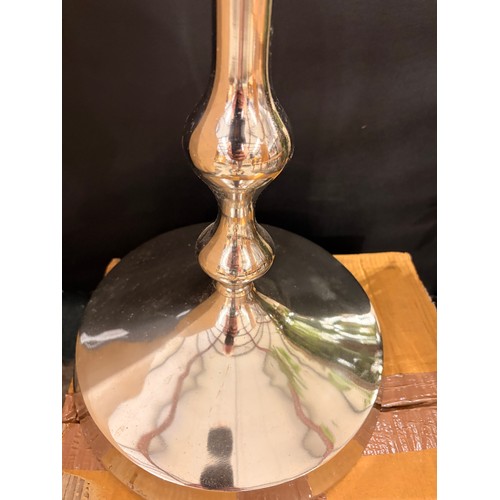 3083E - A chrome effect four bottle champagne holder