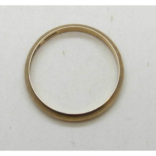 7013 - A 9ct gold ring, 1.8g, Q