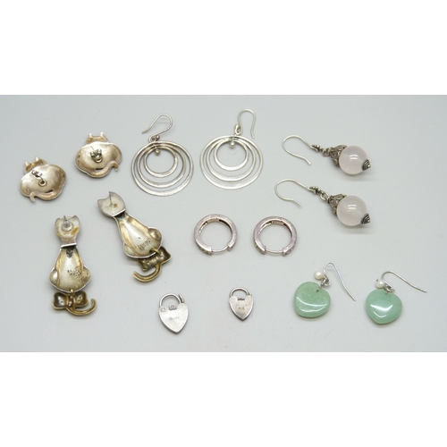 7028 - A pair of Mexican silver cat earrings, a pair of hallmarked silver cat earrings, together with other... 