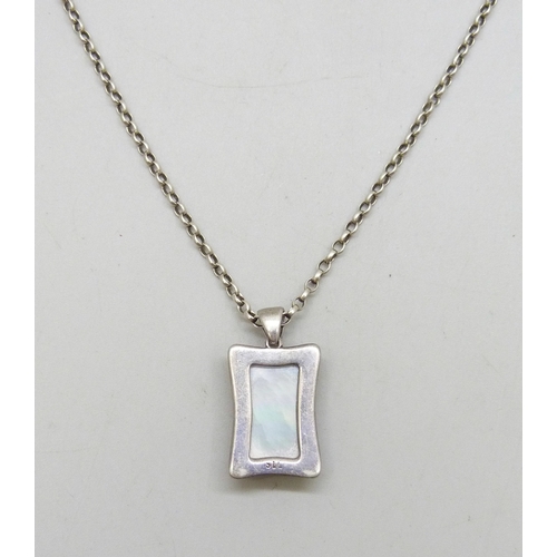 7033 - A silver and Blue John pendant, 2.7cm including bail, on a white metal chain, clasp a/f, 10g total