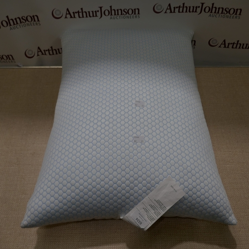 6064 - A Hotel Grand reversible cooling pillow. (387-37) *This lot is subject to VAT