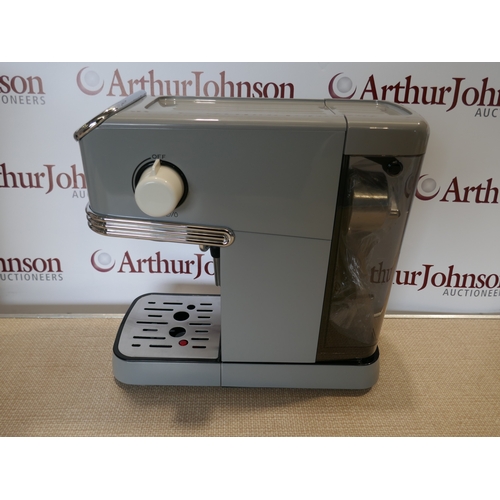 6001 - A Salter Retro expresso machine *This lot is subject to VAT