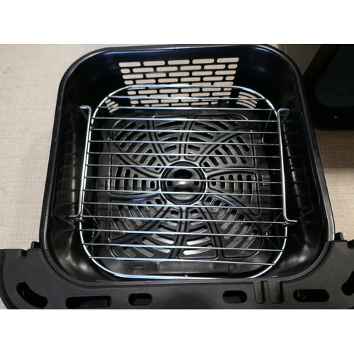 6004 - A Progress dual-tier air-fryer *This lot is subject to VAT