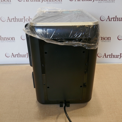 6005 - A Progress dual-tier air-fryer *This lot is subject to VAT