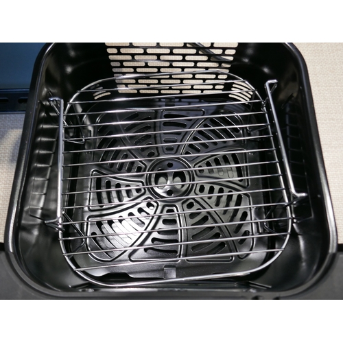 6006 - A Progress dual-tier air-fryer *This lot is subject to VAT