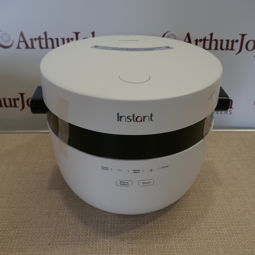 6012 - An Instant rice cooker and steamer (388-228) *This lot is subject to VAT