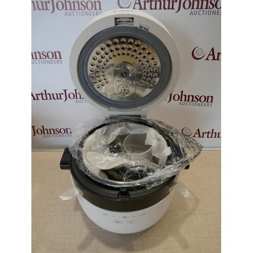 6012 - An Instant rice cooker and steamer (388-228) *This lot is subject to VAT
