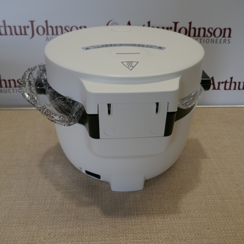 6012 - An Instant rice cooker and steamer (388-228) *This lot is subject to VAT