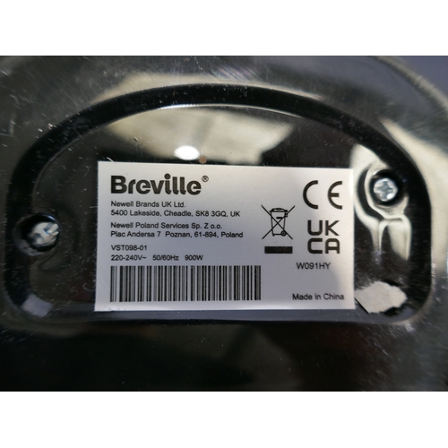 6017 - A Breville toastie maker, (388-490) *This lot is subject to VAT