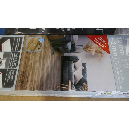 6029 - A quantity of Golden Select laminate flooring, (388-215,221,226) *This lot is subject to VAT