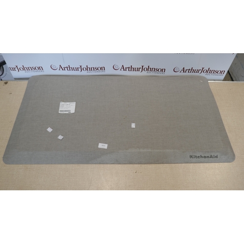 6031 - Two Kitchenaid kitchen mats  (388-233,234) *This lot is subject to VAT