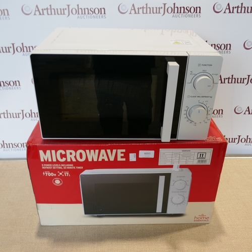6055 - A Nutmeg microwave with 5 power levels and 30 minute timer *This lot is subject to VAT