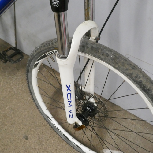 5039H - A Carrera Vulcan off-road Technical Innovation front suspension hardtail, aluminium framed mountain ... 
