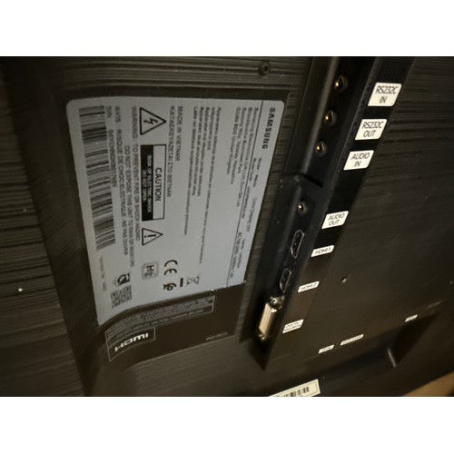 6061 - Three Samsung colour display units (This lot is unchecked) *This lot is subject to VAT