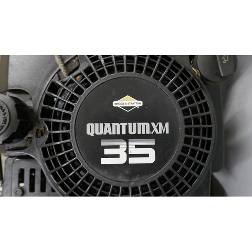 5039N - An Atco Admiral 16 petrol driven lawnmower with lawn roller and a Briggs & Stratton Quantum XM35 pet... 
