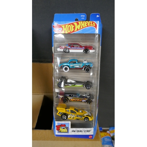 5001B - 12 Mainline Hotwheels Long Card toy cars, 6 Mainline Hotwheels Short Card toy cars and 2 Hotwheels 5... 