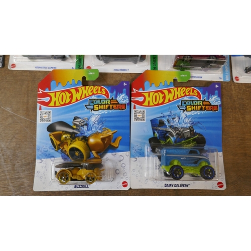 5001B - 12 Mainline Hotwheels Long Card toy cars, 6 Mainline Hotwheels Short Card toy cars and 2 Hotwheels 5... 