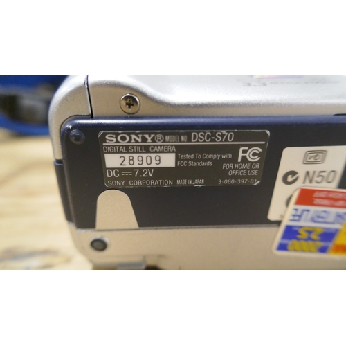 5026 - Three assorted cameras including a Sony Handycam 72x digital zoom camera recorder, a Sony DSC-570 di... 