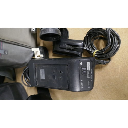 5027 - A quantity of assorted cameras including Ferguson Videostar, Sony Video 8 Handgram, etc. **Ferguson ... 