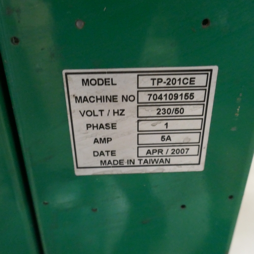 5055 - A Green Signode 230V heavy duty strapping machine - model TP201-CE **Failed PAT test due to earth co... 