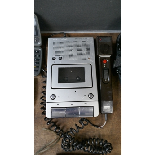 5001 - A quantity of assorted items including portable DVD player, Franklin Spelling Ace, Sudoku player, et... 