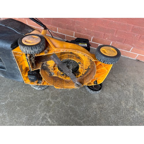 5054B - A McCulloch 354OPD 35 Classic petrol driven self-propelled lawnmower with a Briggs & Stratton engine... 