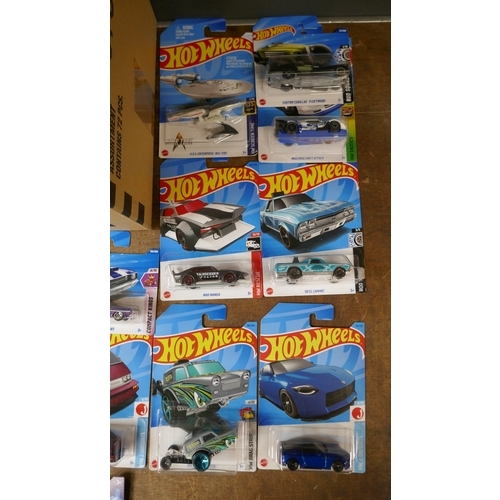 5001B - 12 Mainline Hotwheels Long Card toy cars, 6 Mainline Hotwheels Short Card toy cars and 2 Hotwheels 5... 