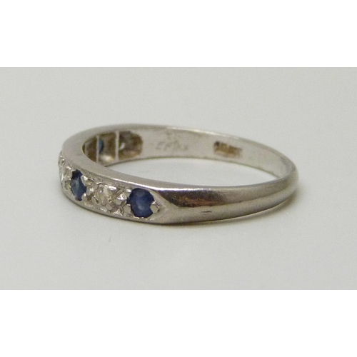 7042 - An Art Deco 18ct white gold, sapphire and diamond ring, 2.6g, N