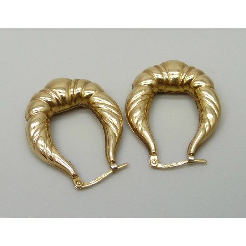 7145 - A pair of 9ct gold hoop earrings, 2.9g, 2.8cm
