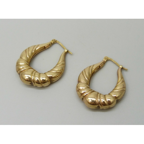 7145 - A pair of 9ct gold hoop earrings, 2.9g, 2.8cm