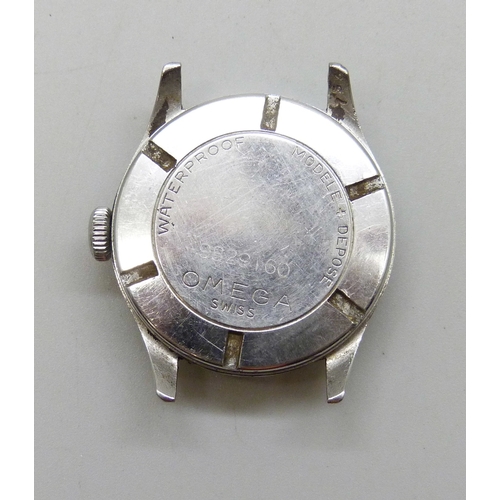 7323 - An Omega wristwatch with subsidiary dial, case number 9829160, circa 1942-1945, replacement crown, 3... 