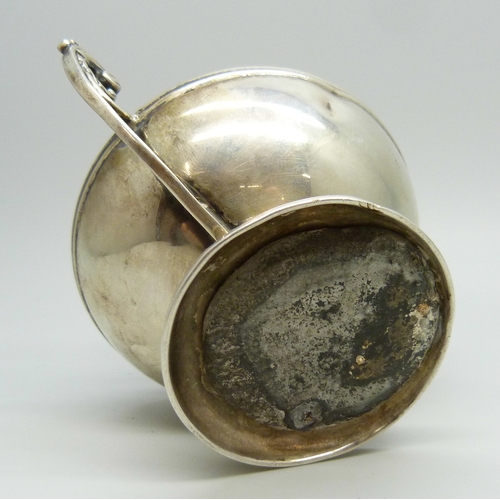 7021 - An Edwardian silver oil burner, Birmingham, 1904, 150g (weighted base), 9.8cm handle to handle