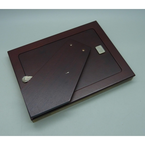 7006 - A Carr's silver photograph frame, Sheffield, 2006, 15 x 11.5cm, 12 x 8.2cm aperture