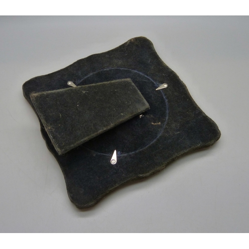 7011 - A Carr's silver photograph frame, Sheffield, 1992, 15 x 15cm, 9cm aperture