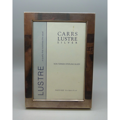 7012 - A Carr's silver photograph frame, Sheffield, 2006, 17.8 x 12.7cm, 14.6 x 9.5cm aperture
