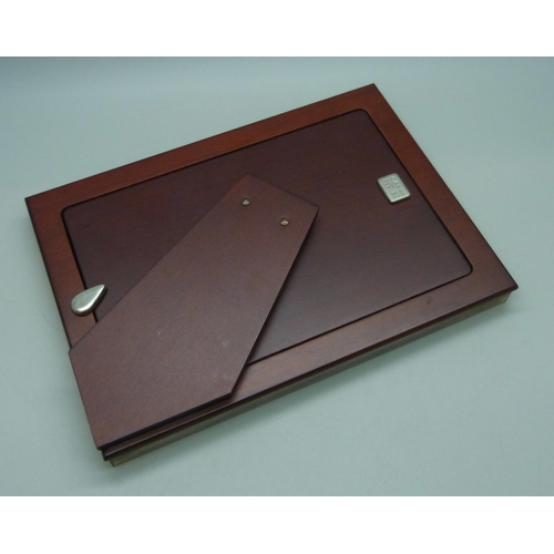 7012 - A Carr's silver photograph frame, Sheffield, 2006, 17.8 x 12.7cm, 14.6 x 9.5cm aperture