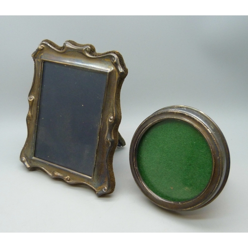 7014 - Two silver photograph frames, the rectangular example Sheffield, 1987, 12.3 x 10.2cm, the other Birm... 