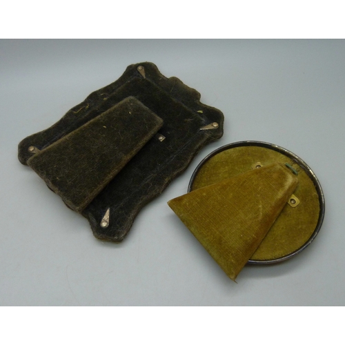 7014 - Two silver photograph frames, the rectangular example Sheffield, 1987, 12.3 x 10.2cm, the other Birm... 