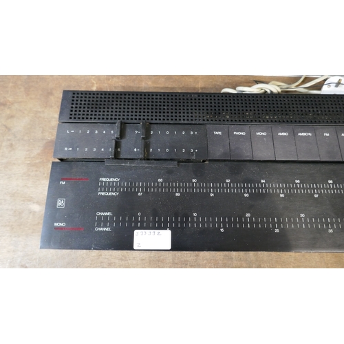 5009 - A Bang & Olufsen Beomaster 1001 stereo amplifier/receiver **Failed PAT test due to wiring not confor... 